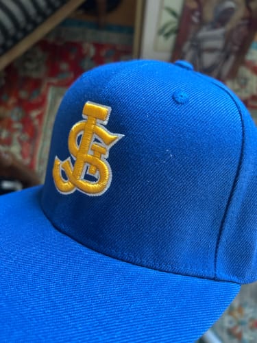 Customer photo review of Custom White 3D Puff Embroidery Flat Embroidery Flat Eaves Sport Baseball Cap Design for Men/Women/Youth