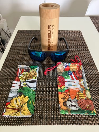 Customer photo review of Mis Raíces Blue