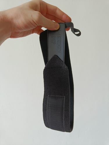 Customer photo review of Stealth Black Wrist Wraps – Medium, 30cm/60cm or 90cm, IPF Approved