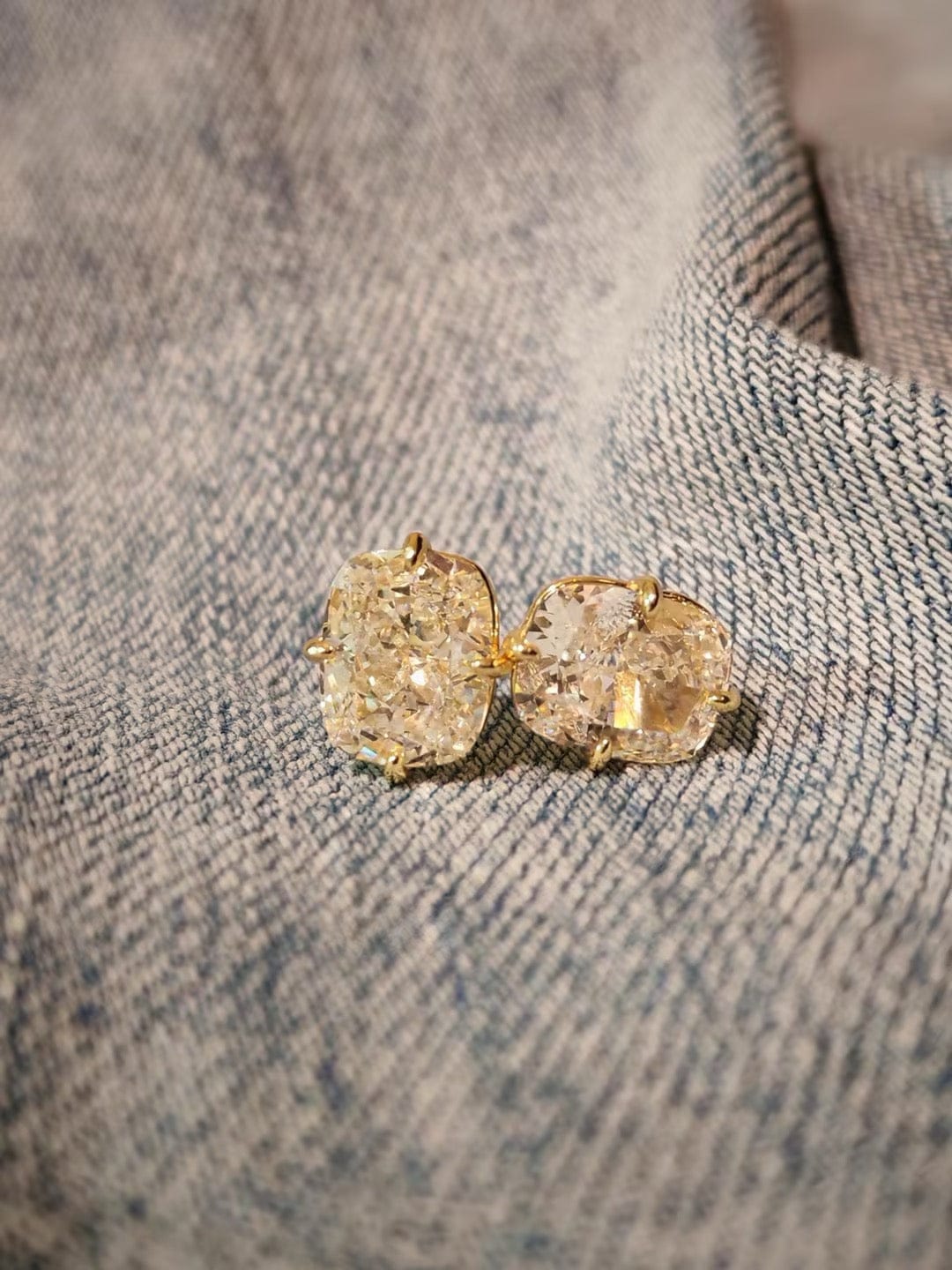 Customer photo review of S925 4.0 Ct*2pc Cushion Cut Women's Stud Earrings Vintage Earrings For Everyday Wear