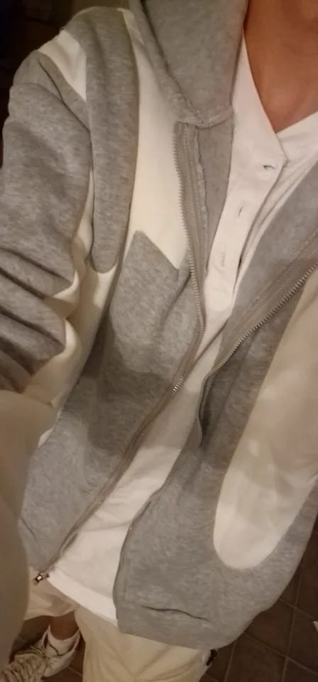 Customer photo review of THE WAVE HOODIE