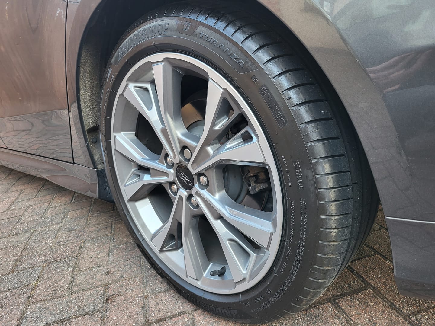Customer photo review of Revolution - Tyre & Trim Gel