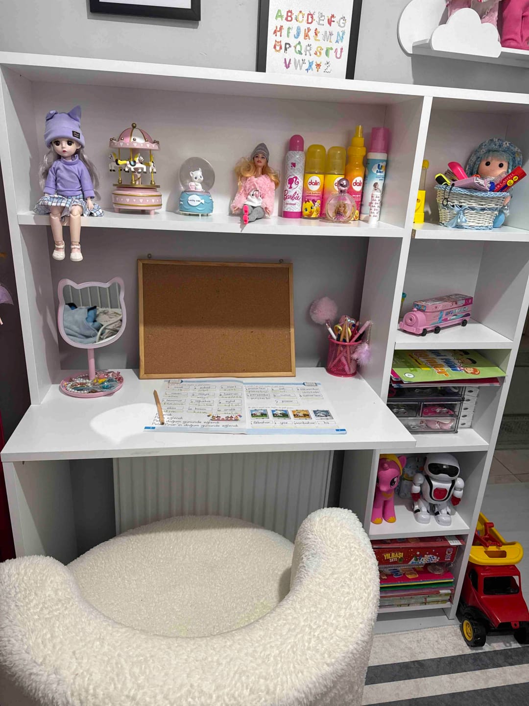 Customer photo review of Rani HA104 Kitaplıklı Raflı Bilgisayar Çalışma Masası Beyaz