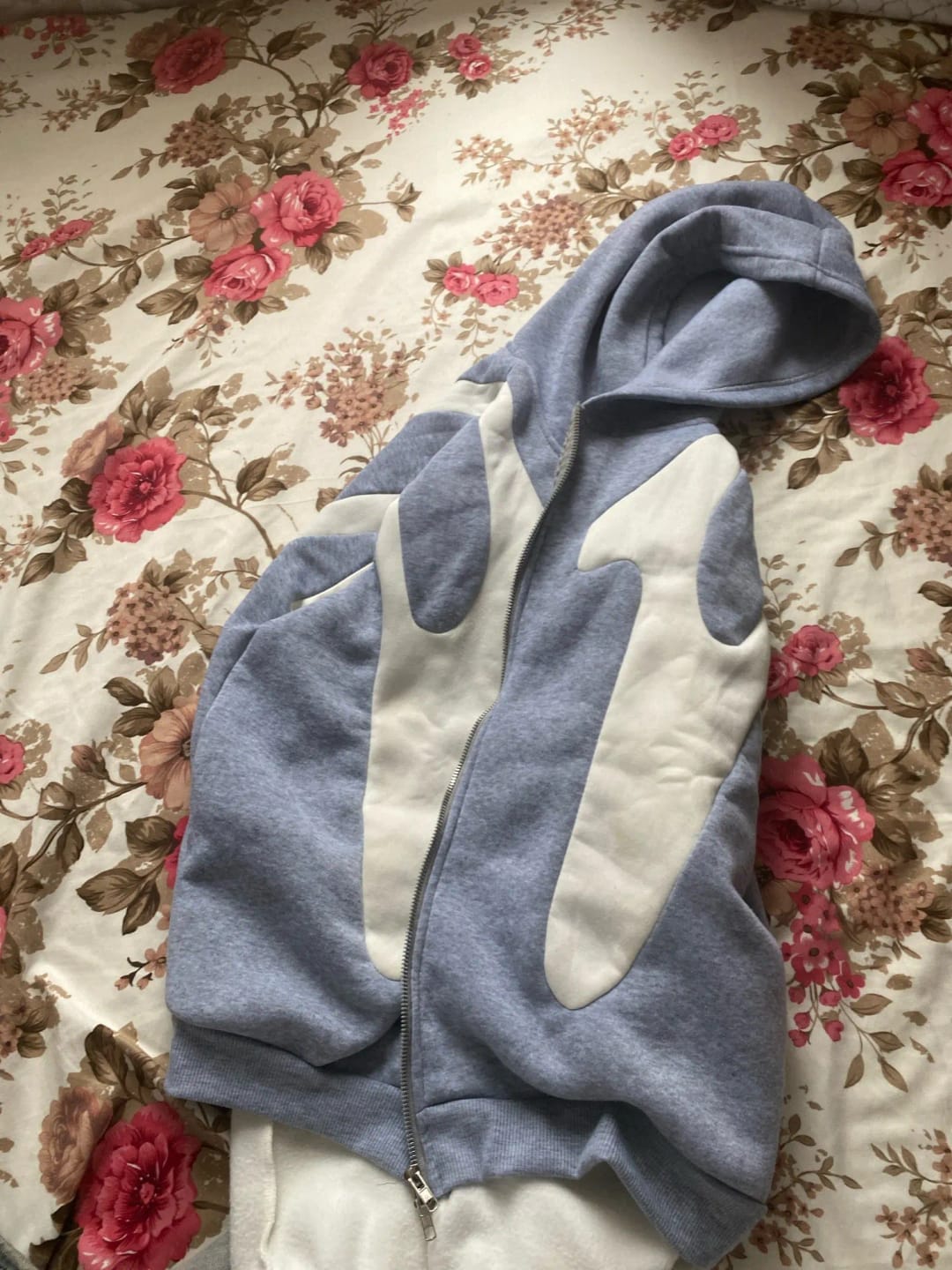 Customer photo review of THE WAVE HOODIE
