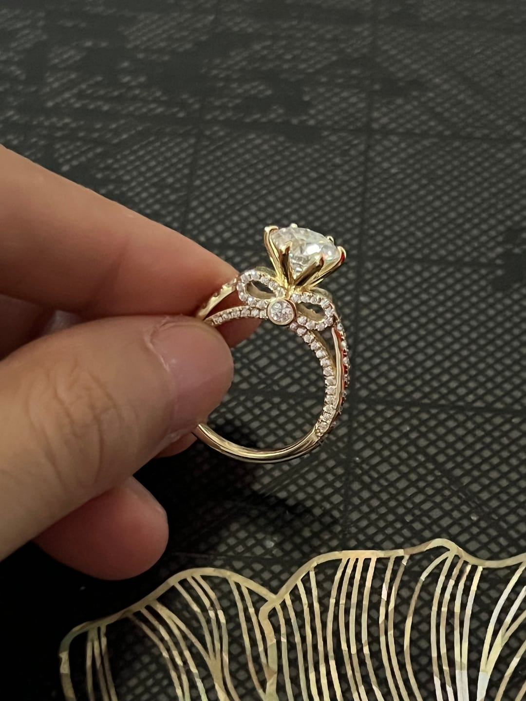 Customer photo review of S925 Moissanite 2.0Ct Round Cut Bow Base Design Engagement Ring For Everyday Wear
