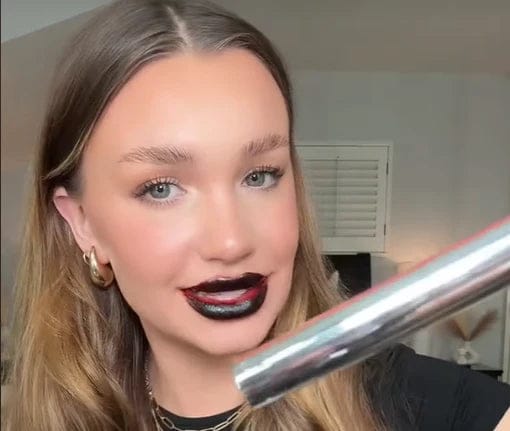 Customer photo review of PEEL-OFF Lip Liner