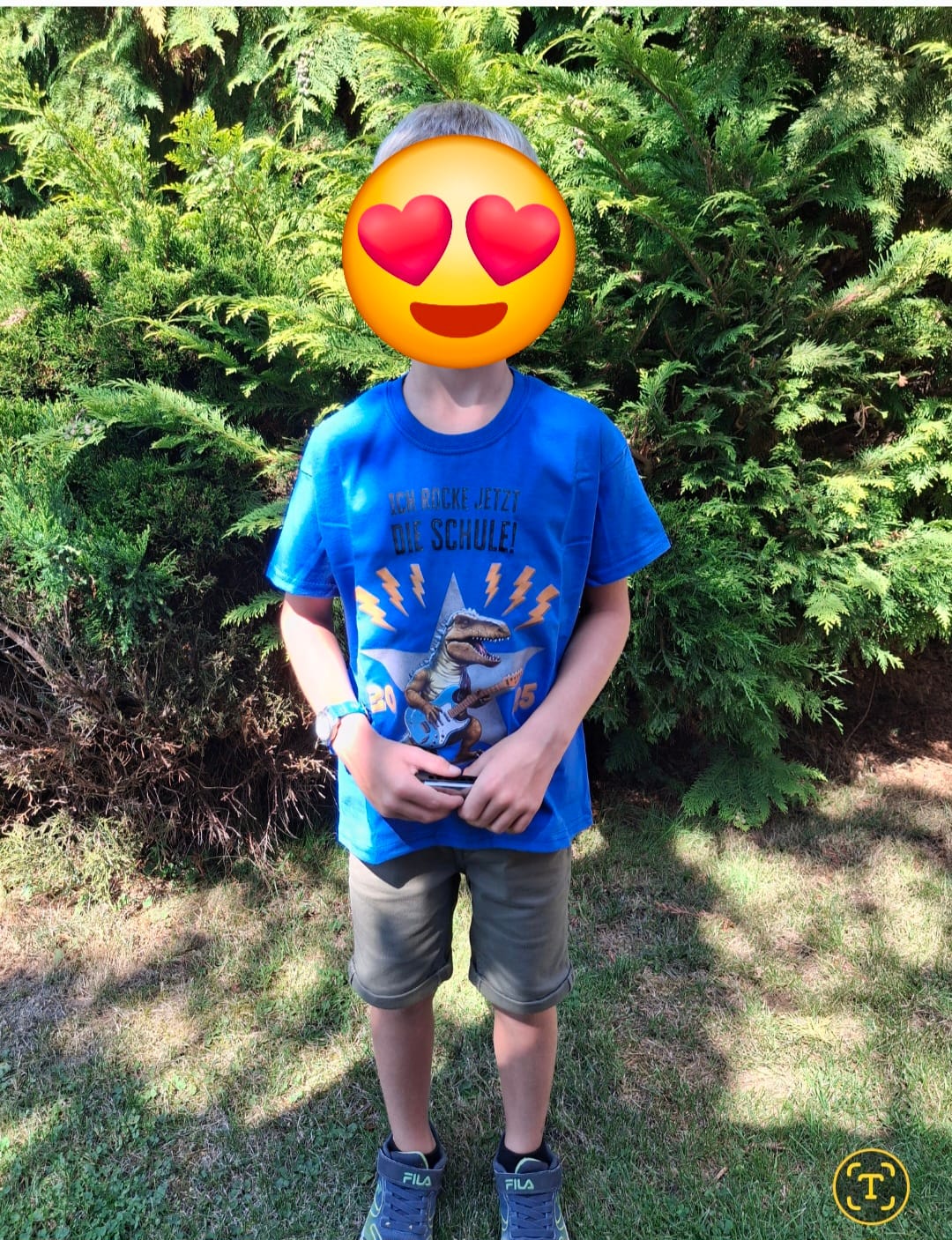 Customer photo review of Schule rocken - Personalisiertes Kinder T-Shirt