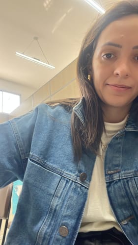 Ana L. review of Jaqueta Jeans Oversized Andiroba Azul Médio image 1 out of 1