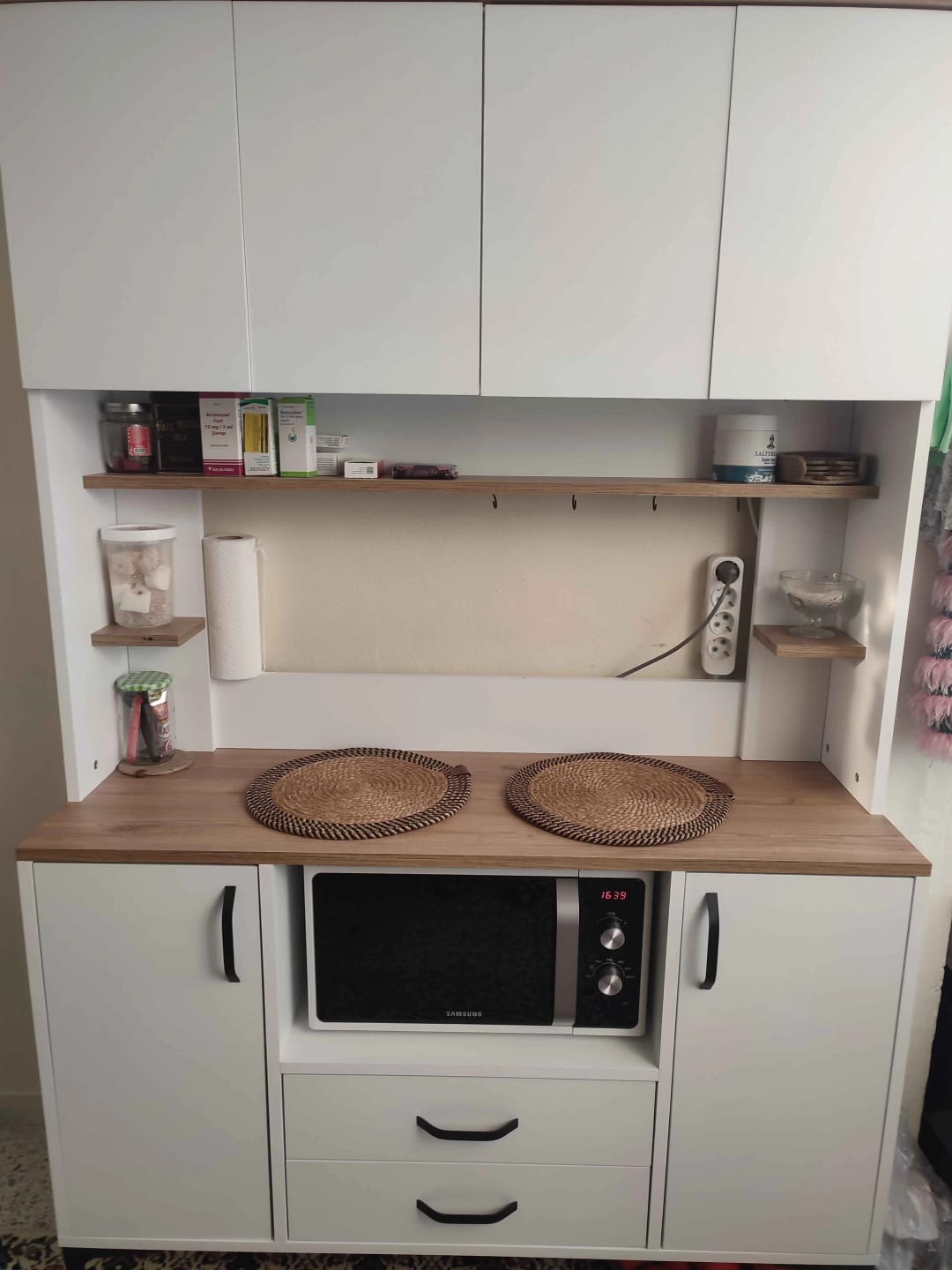 Customer photo review of Rani JE168 Çok Amaçlı Dolap 6 Kapaklı 2 Çekmeceli Kiler Mutfak Dolabı Beyaz - Sepet Ceviz