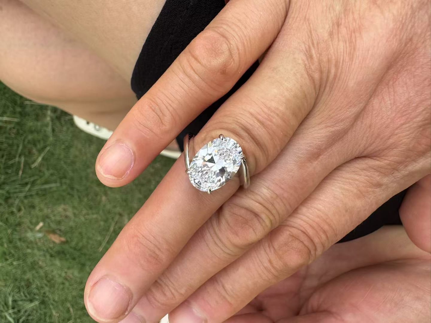 Customer photo review of S925 Moissanite 5.5Ct Oval Cut Unique Engagement Ring Travel Rings In Sterling Silver