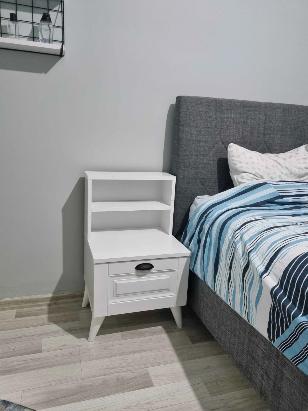 Customer photo review of Rani BD105 Komodin 2 Raflı Membran Çekmeceli Komodin Beyaz