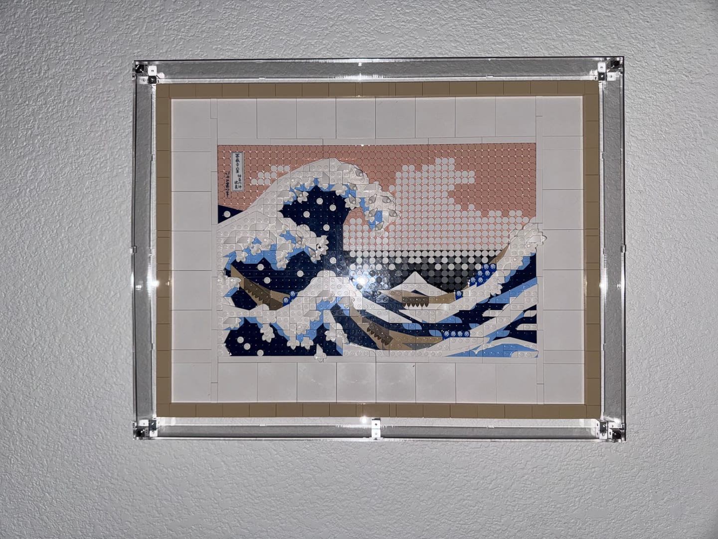 Customer photo review of Wall Mounted Display Case for LEGO® 31208 Art Hokusai – The Great Wave