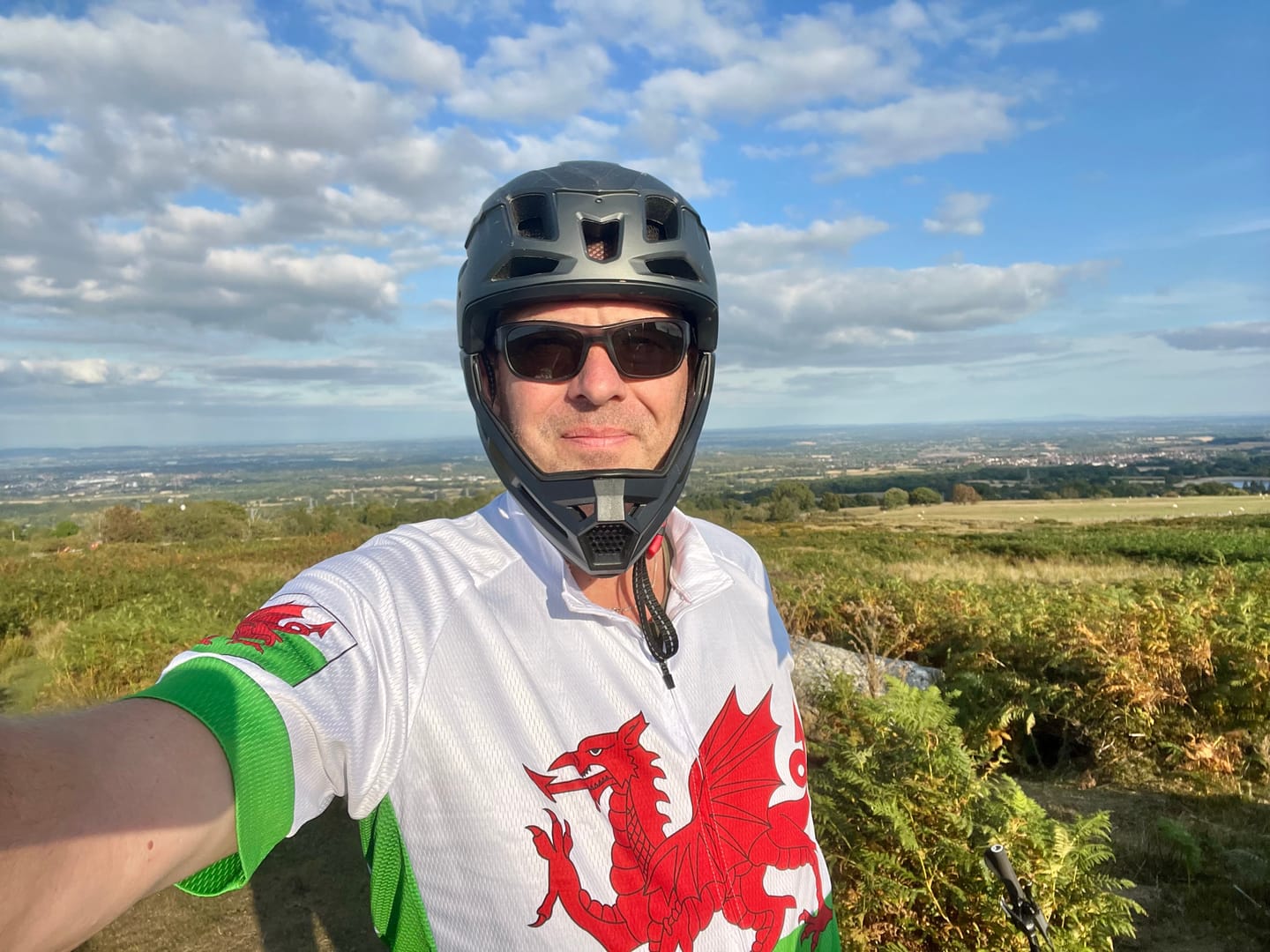 Customer photo review of Wales Flag Cycling Jersey (Green, White & Red)