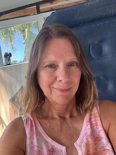 Customer photo review of Weightless Shampoo