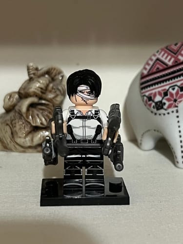 Customer photo review of ATTACK ON TITAN MINI FIGURES