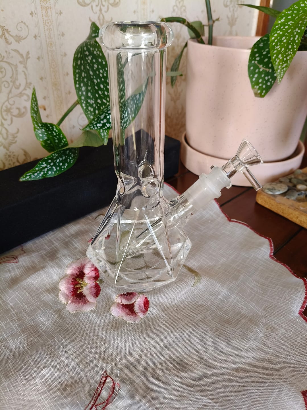 Customer photo review of Diamond Shape Shiny Glass Waterpipe 21cm