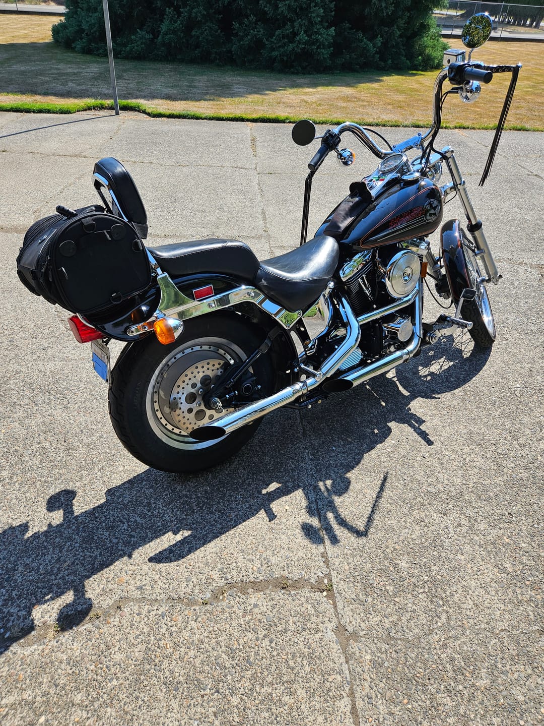 Customer photo review of 20L - Axwell Medium Motorcycle Tail Bag for Harley Davidson