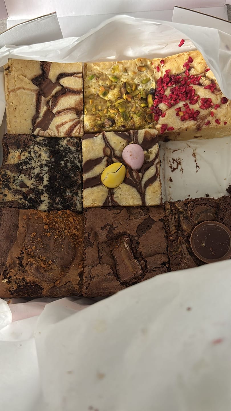 Customer photo review of Brownie & Blondie Mixed Box