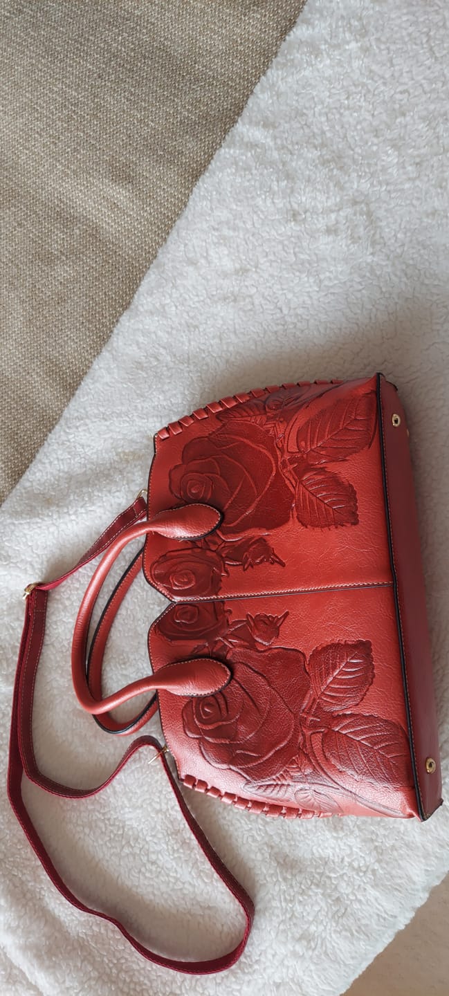 Customer photo review of Retro Embossed Handbag Chinese Style Large Capacity Crossbody Bag