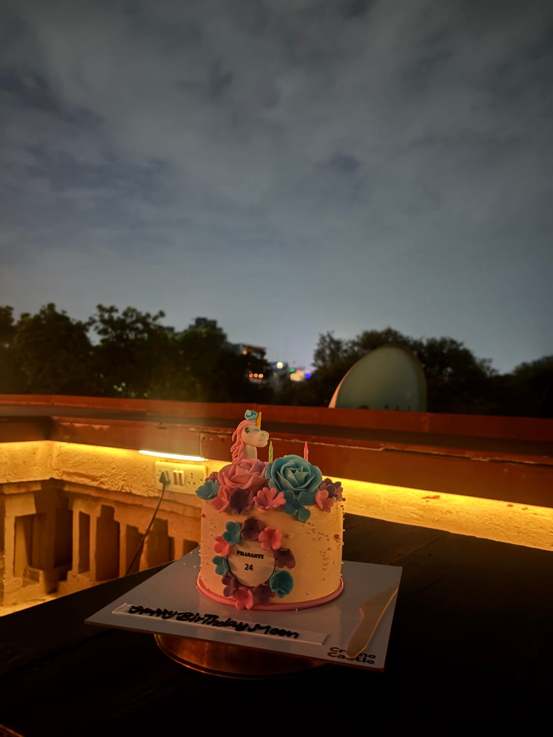 Customer photo review of Unicorn Lush Hair Cake