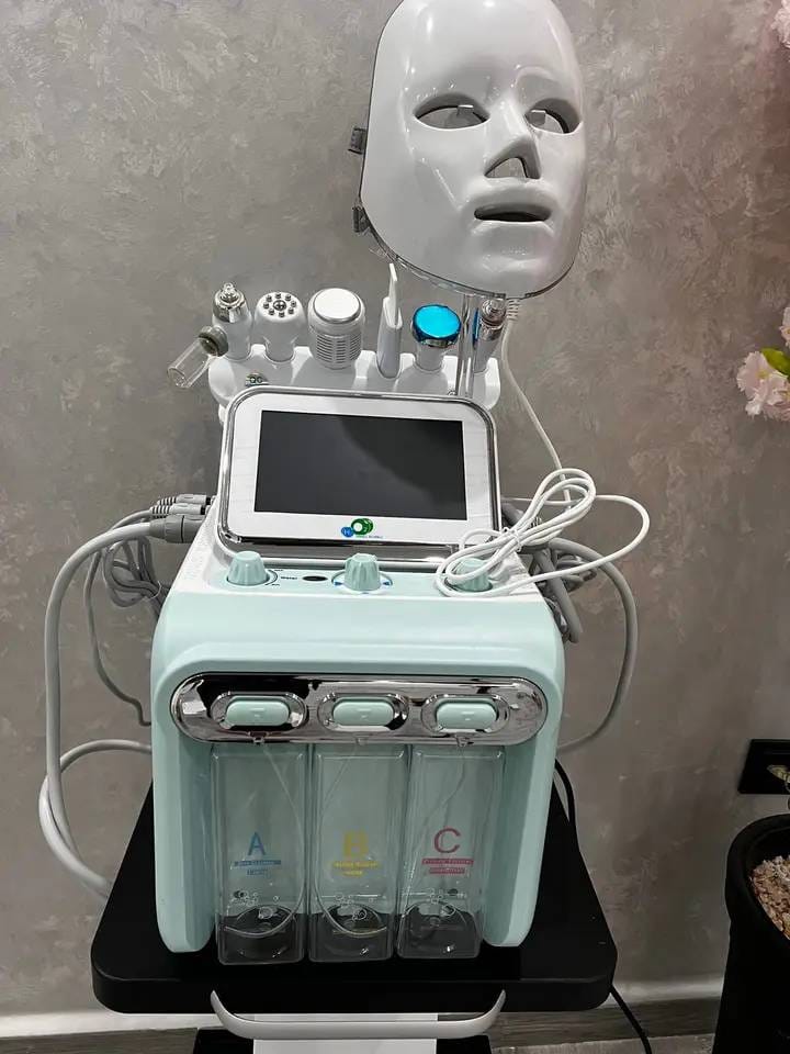 Customer photo review of 4th Gen Hydro Dermabrasion Facial Machine 7 In 1