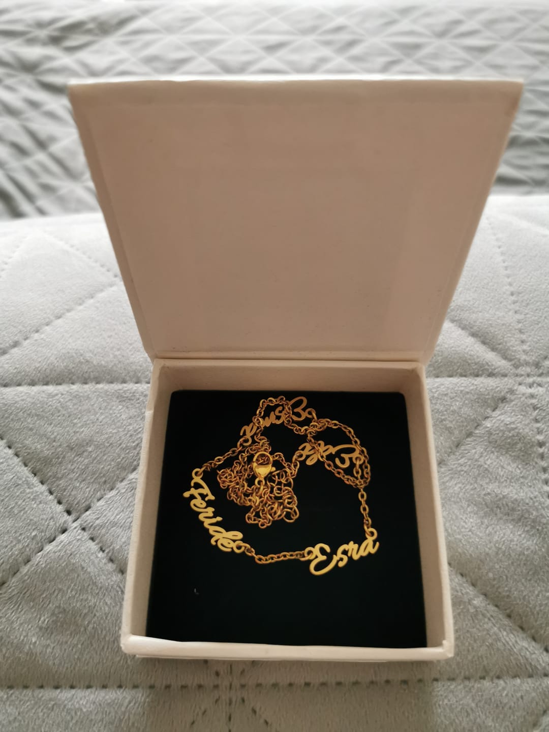 Customer photo review of Namenskette mit 4 Namen