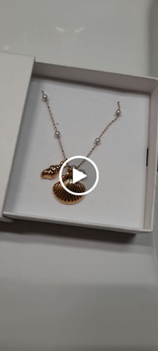 Customer video review of COVE NECKLACE