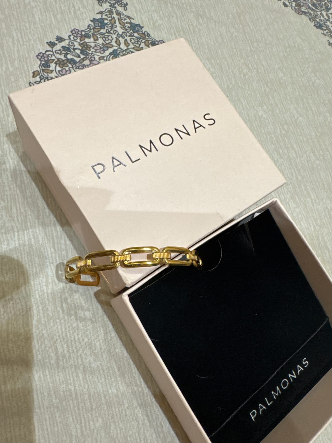 Customer photo review of Minimalist Gold Link Bracelet