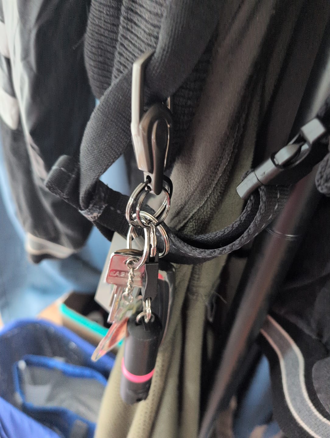 Customer photo review of 80Eighty® Zinc Alloy Keychain