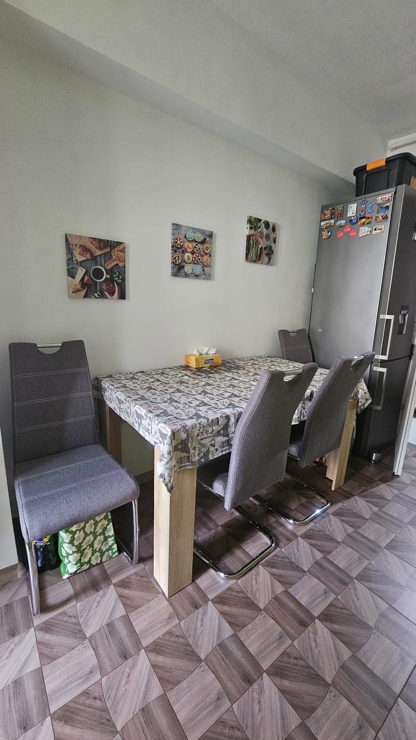 Customer photo review of Scaun bucatarie K349, gri/crom, stofa clasica/metal, 42X60X97 CM