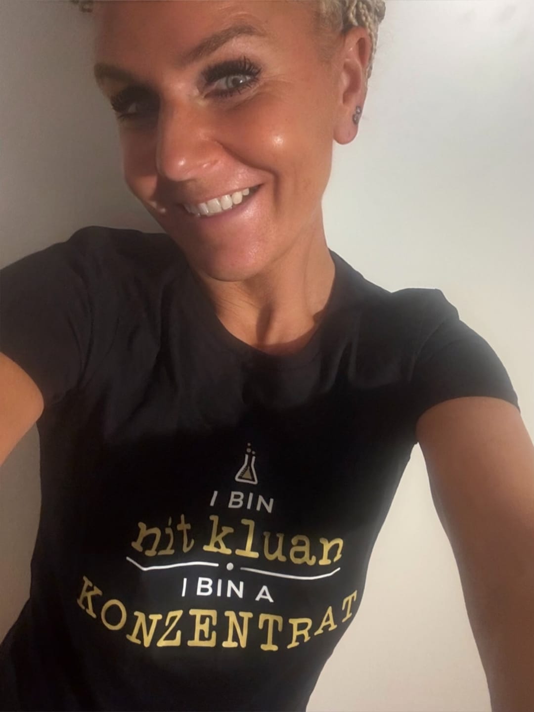 Customer photo review of I bin nit kluan, i bin a Konzentrat- Damenshirt Premium