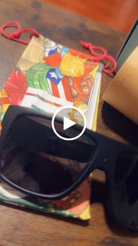 Customer video review of Mis Raíces Black