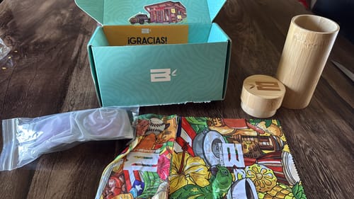 Customer photo review of Mis Raíces Purple