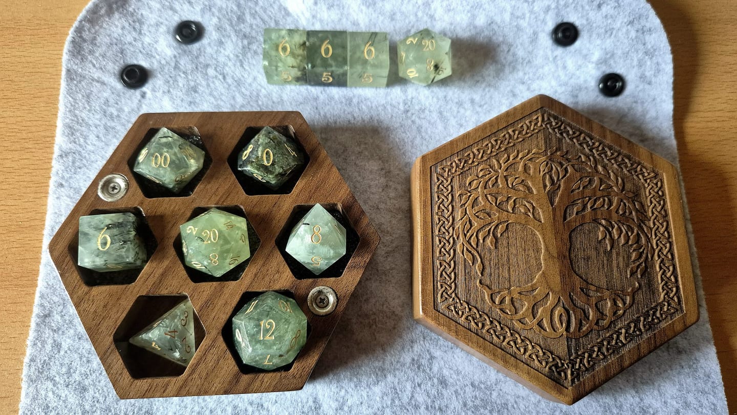 Customer photo review of URWizards D&D Prehnite Gemstone Engraved Dice Set(Limited edition)
