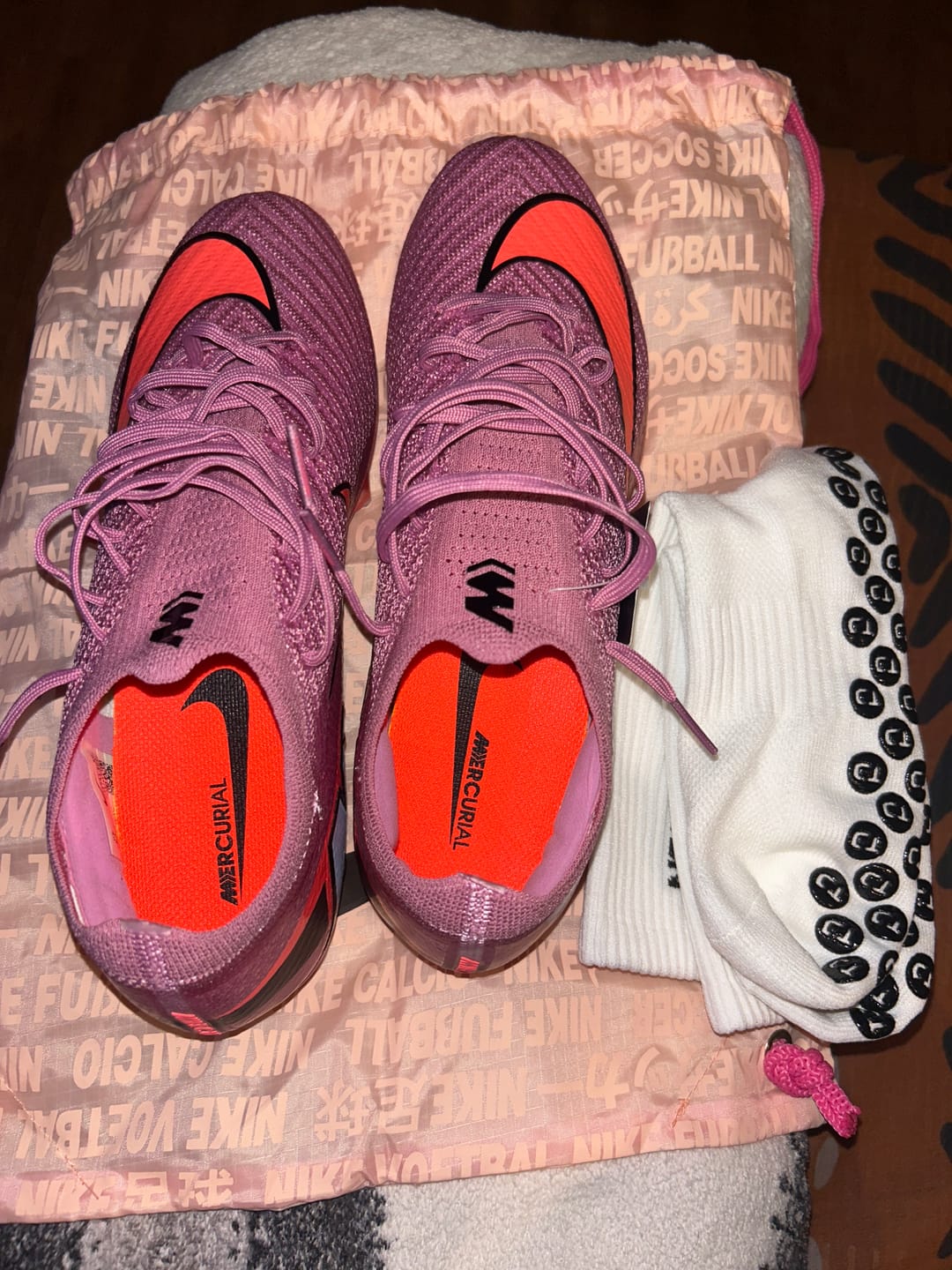 Customer photo review of Vapor 16 FG - Scary Good - Rose/Orange