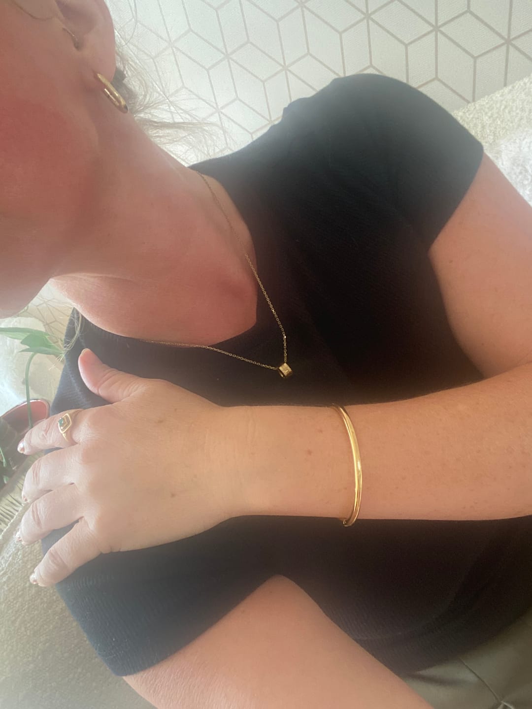 Customer photo review of Classic Oval Bangle