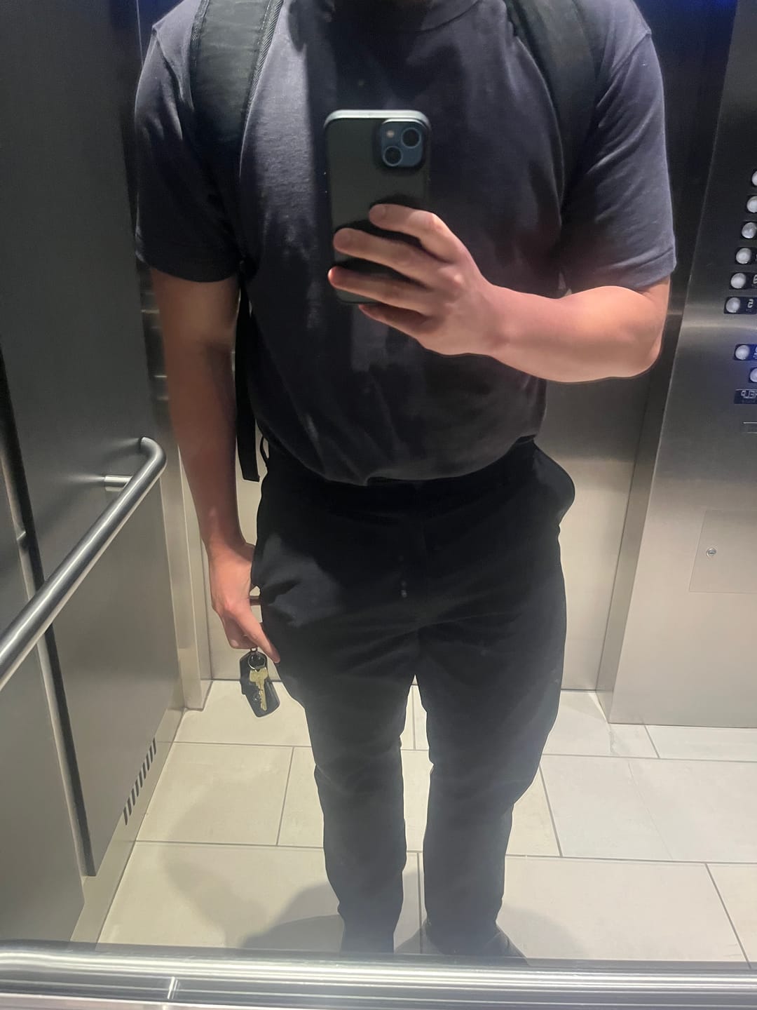 Customer photo review of Loopwheel Tubular Athletic T-Shirt - Vintage Black