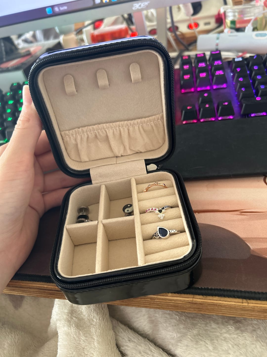 Customer photo review of SKZ jewelry wallet/Domino jewelry box