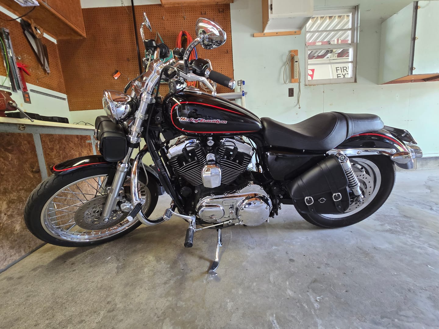 Customer photo review of 3L - Crafted Harley Sportster Specific Motorcycle Swing Arm Bag
