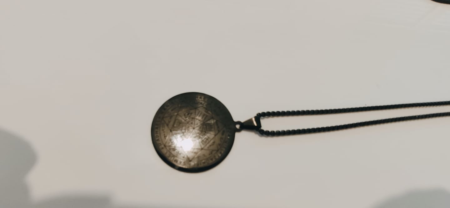 Customer photo review of Pendentif Sceau des 7 Archanges