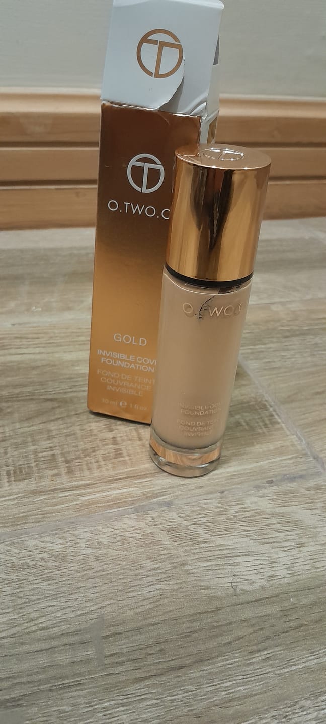 Customer photo review of O.TWO.O INVISIBLE COVER FOUNDATION