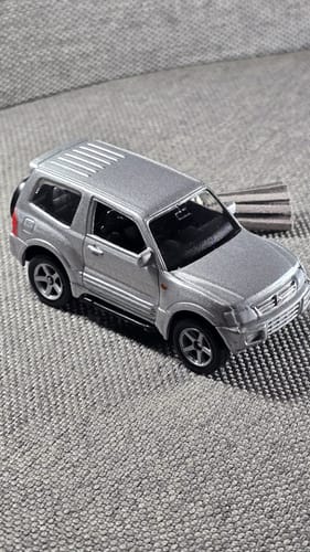 Customer photo review of Auto Mitsubishi Pajero - Welly Escala 1:60