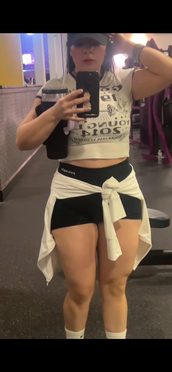 Customer photo review of W471 Gold's Gym Ringer Baby Tee