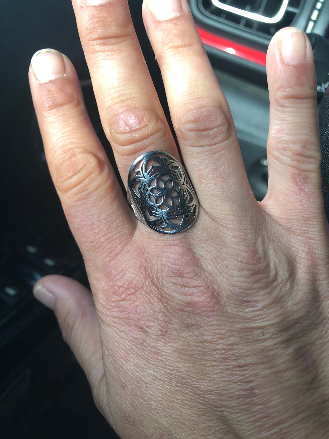 Customer photo review of Bague Ajustable "Fleur de Mandala"