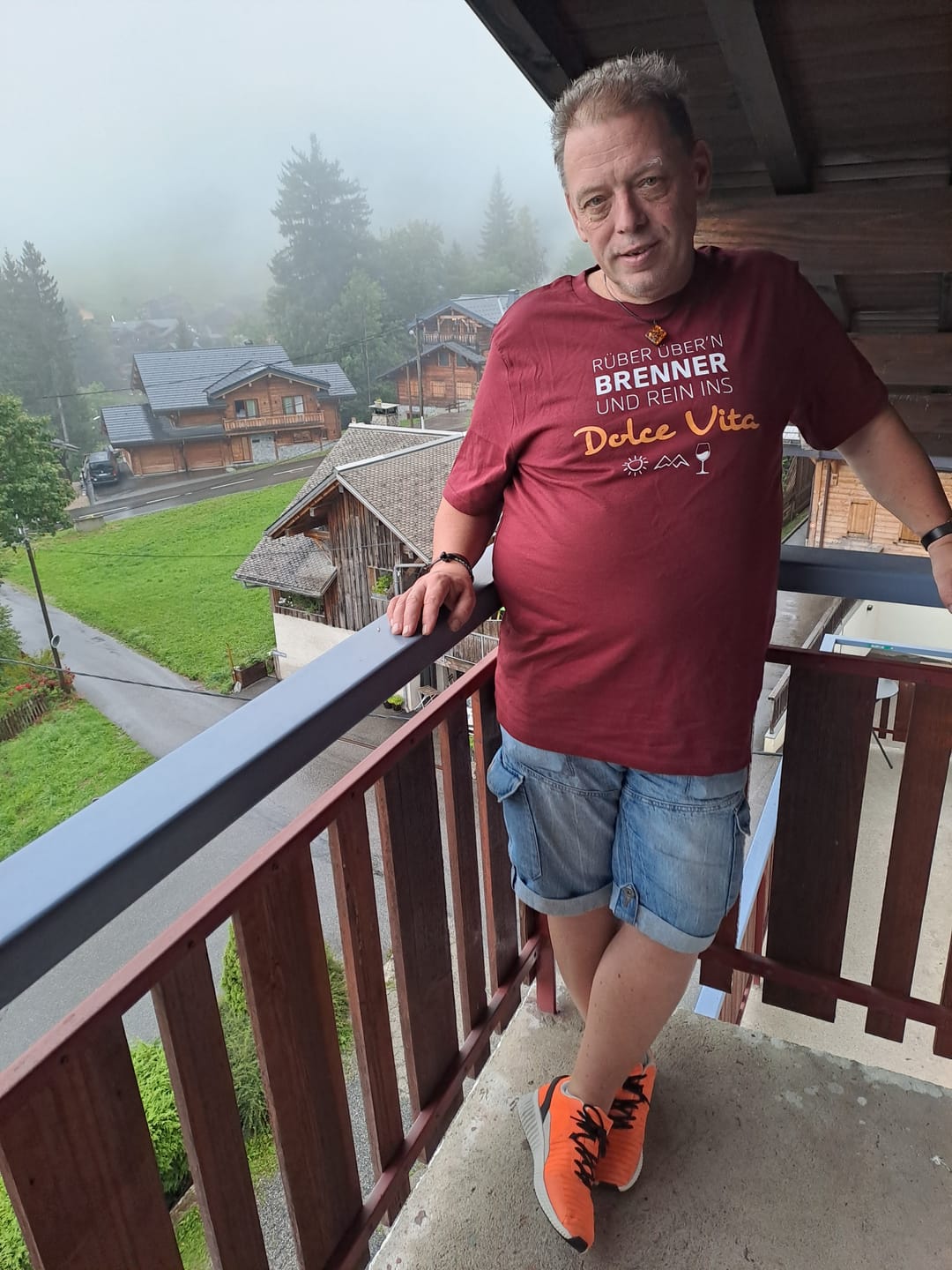 Customer photo review of Rein ins Dolce Vita – Unisex Premium Organic Shirt