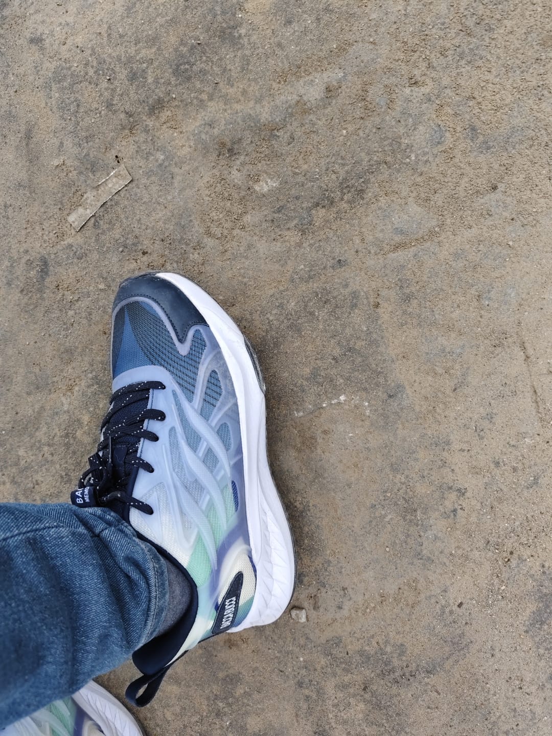Customer photo review of Bacca Bucci HELIX Men's Low-Top Casual Athleisure Shoes