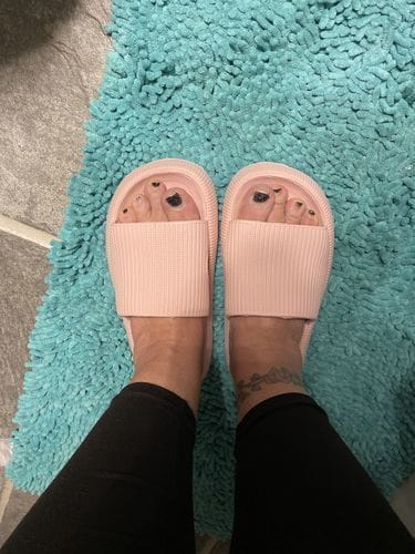 Customer photo review of Alpine Cushion Slides
