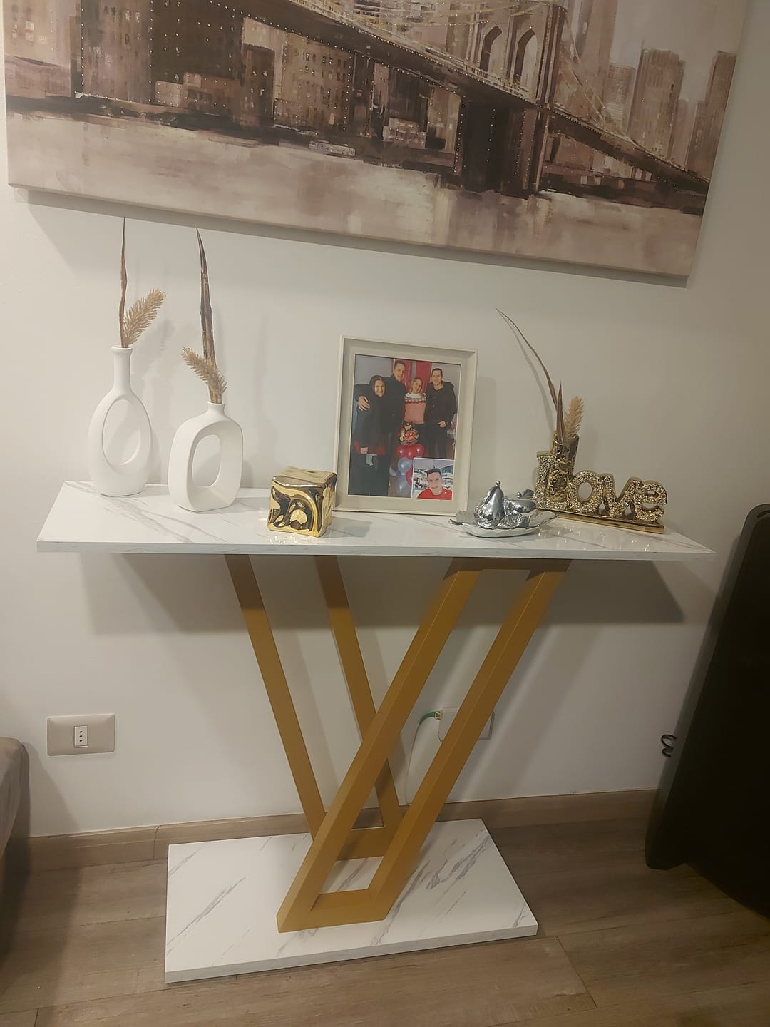 Customer photo review of Arrimo Estilo Mármol Blanco  Lujo  Base Metálica Dorada En V