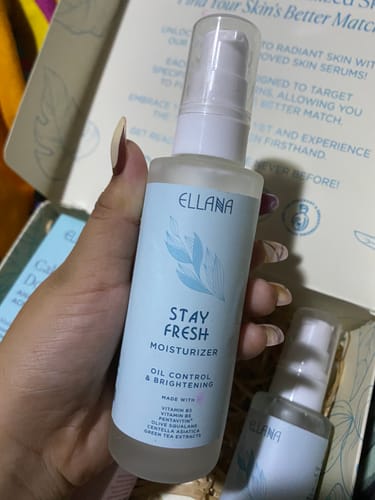 Customer photo review of Stay Fresh Moisturizer Controls Oil and Brightens