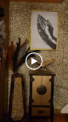 Customer video review of PRAYING HANDS CANVAS